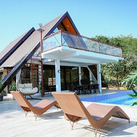 Redwood Cabin Bolinao Eksteriør billede