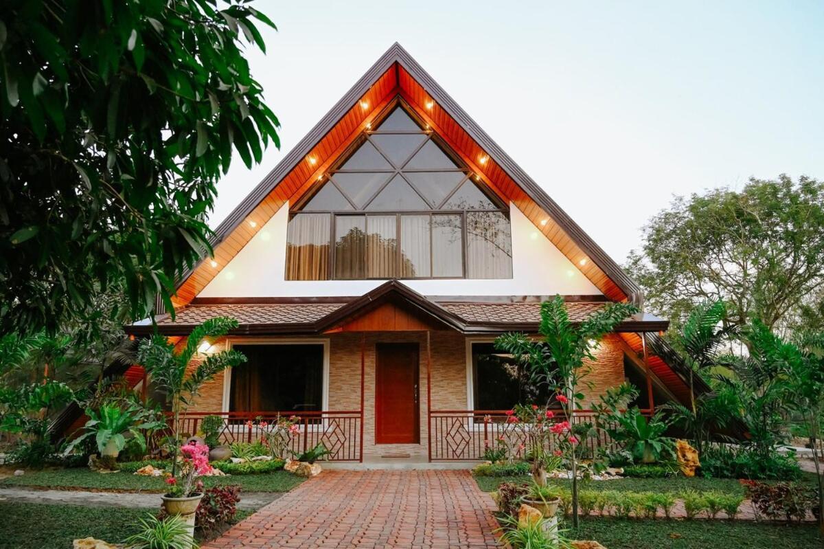 Redwood Cabin Bolinao Eksteriør billede