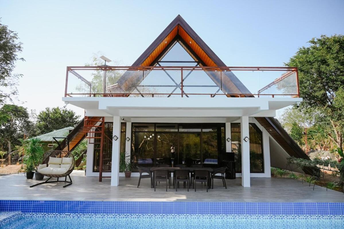 Redwood Cabin Bolinao Eksteriør billede