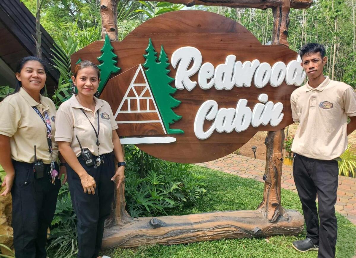 Redwood Cabin Bolinao Eksteriør billede