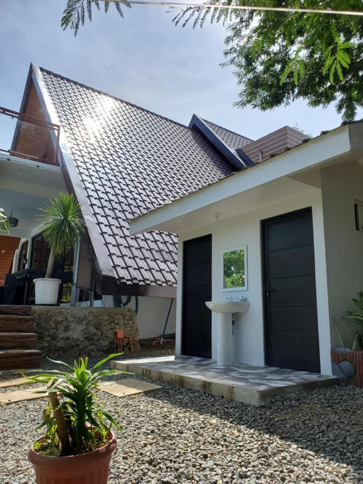 Redwood Cabin Bolinao Eksteriør billede